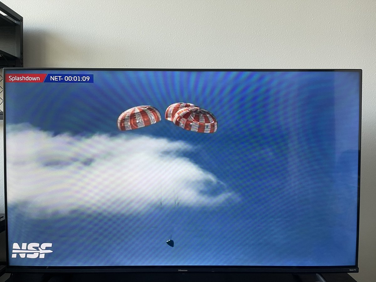 JuiceBox815's tweet photo. WELCOME HOME ARTEMIS II 🤩🥳🎉 #NASA #ArtemisII, job very well done!!! 👏🏻👏🏻👏🏻 thank you for goin to the Moon 🌖🩶 https://t.co/D13G2Y02h2