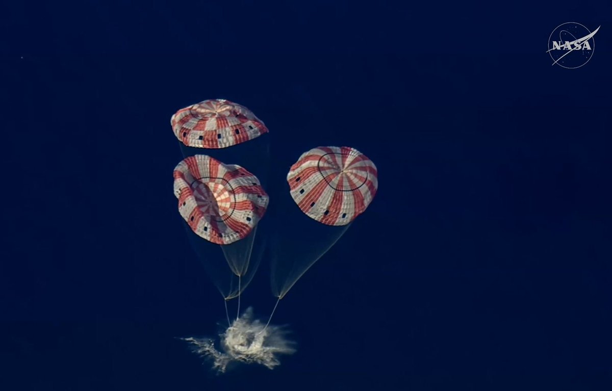 PTI_News's tweet image. Artemis II crew returns to Earth, splashing down in the Pacific Ocean off San Diego, US.

#ArtemisII #NASA #MoonMission

(Source: Third Party)