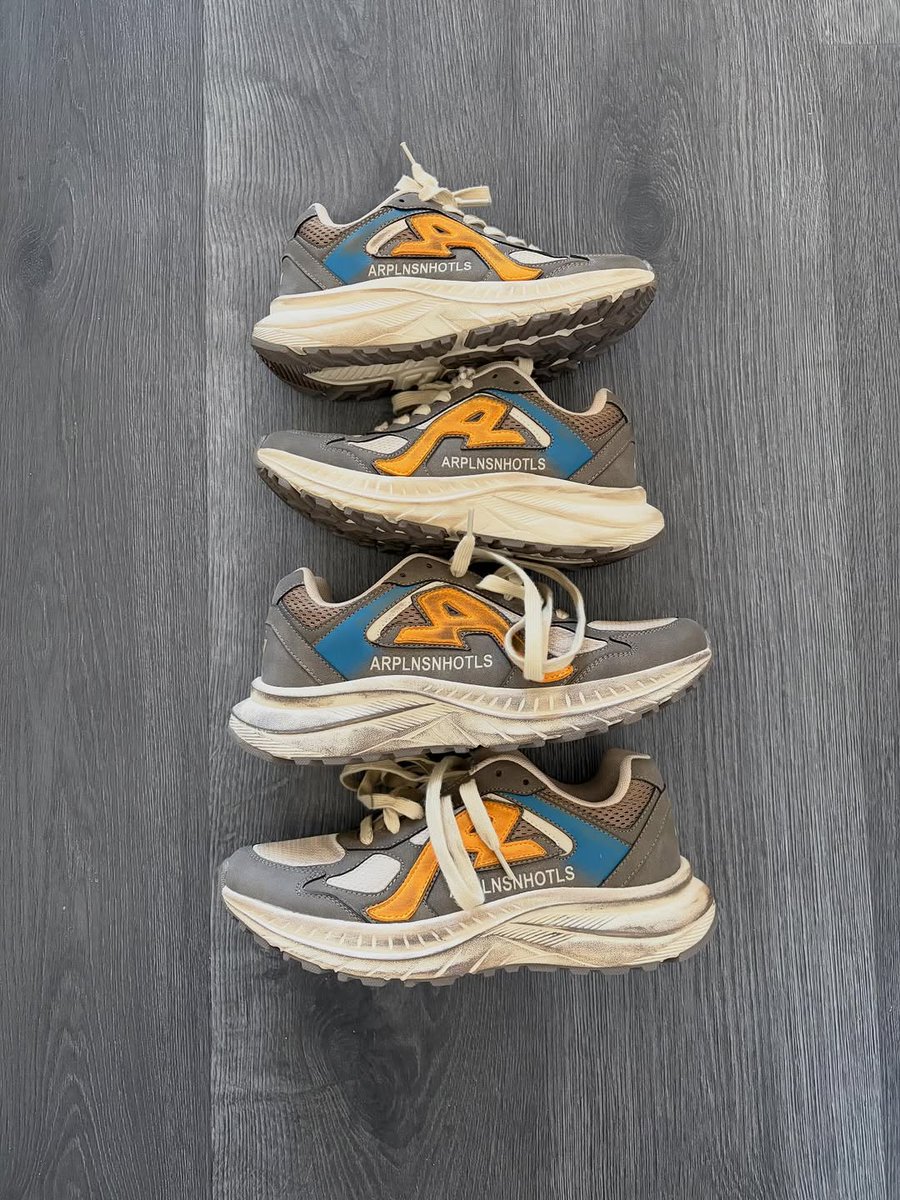 JustFreshKicks tweet media