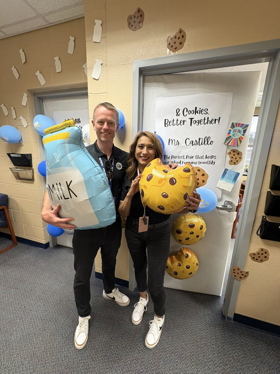 SThomas_SRMS's tweet photo. Very grateful to everyone at Sun Ridge for an awesome AP Week. 
Especially thankful to have such an amazing partner @ICastillo_SRMS https://t.co/EmDli5pRPi