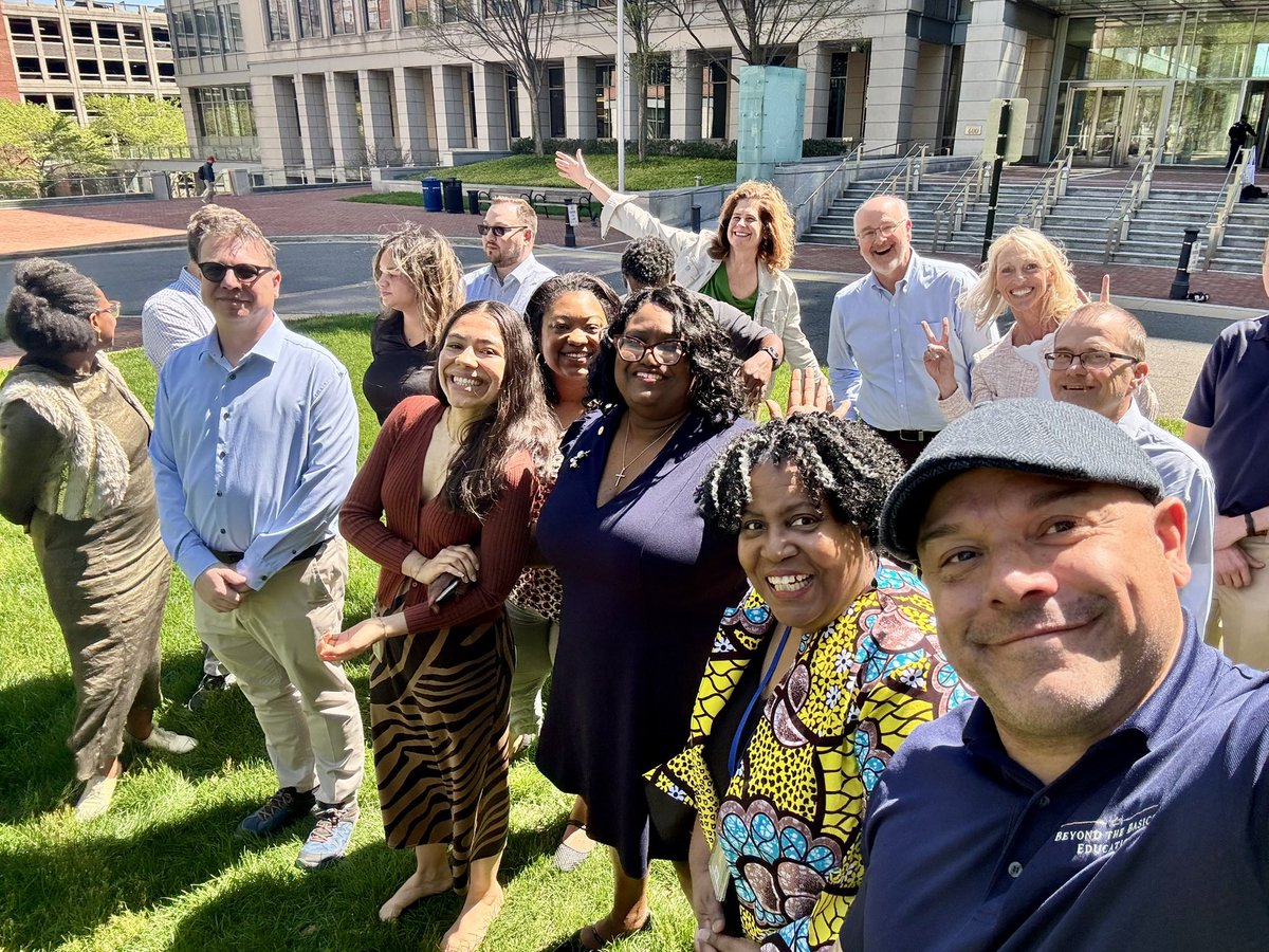 Nostalgik's tweet image. Full circle moment at the United States Patent and Trademark Office with Reggie, Tomeka &amp;amp; Joyce.

NSTI reshaped my teaching—centering invention &amp;amp; real-world problem solving.

Created portraits to mark the moment.

Next inventors are already in our classrooms.

#USPTO #STEMEd