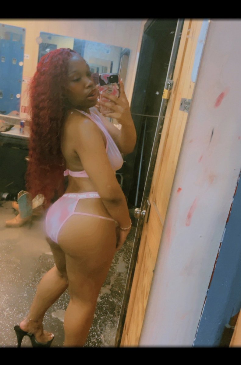 nickisofinee's tweet photo. Oh I think I’m back at it again 😘 https://t.co/kE06ithNL8