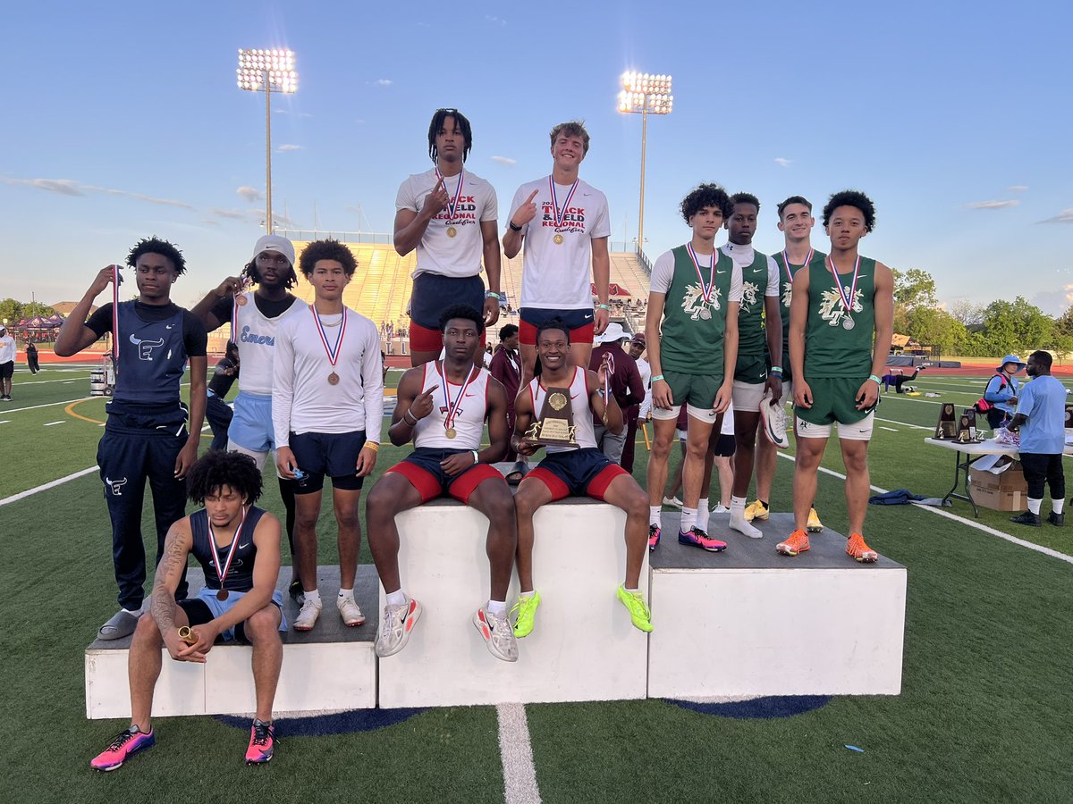 Cententrack's tweet photo. Congrats to Jaydon Smith, Johnathan Lowe, Zach Eskildsen and Davon Benson for placing 1st 🥇in the Varsity 4x200meter relay at the District 11-5A Championship Meet and advancing to the Area Meet next week. #Cen10fast💨 https://t.co/8dEkKcwJKR