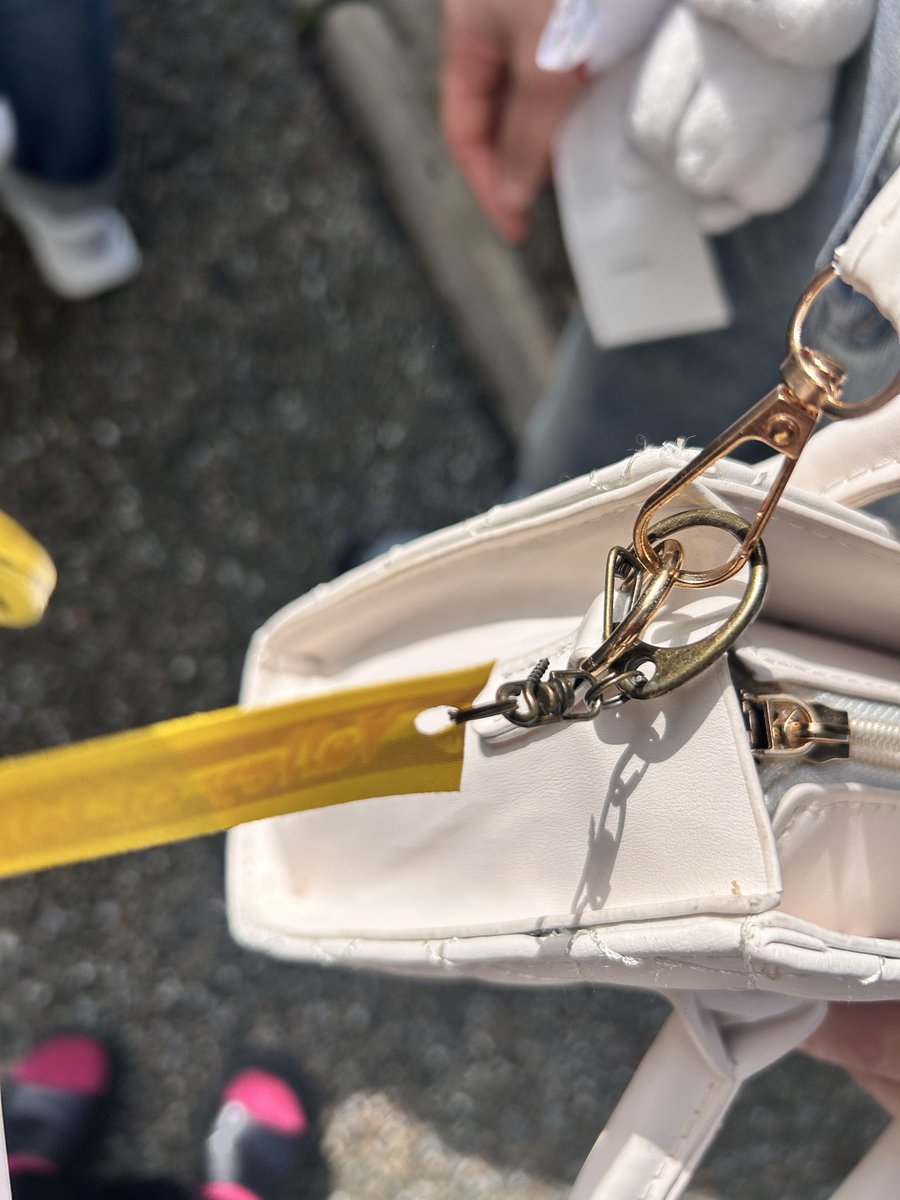 姉のハウルの城キーホルダーがなくなっちゃった🥹🥹もし落とし物であったら教えてください🥹🥹