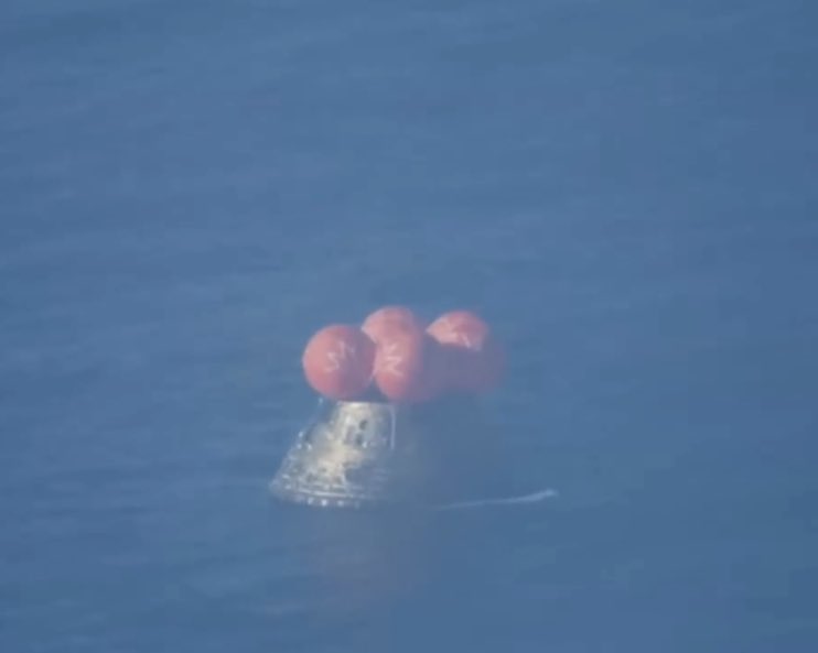 Miss Coldplay 🧸🧢 tweet media