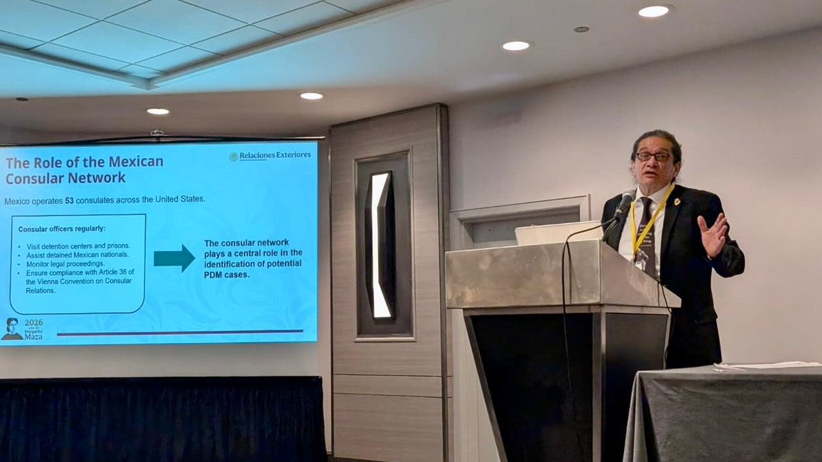 SRE_mx's tweet photo. La @SRE_mx participó en el encuentro de @InnocenceNtwrk en Chicago, reafirmando su compromiso e impulsando alianzas y buenas prácticas a través del Programa de Defensoría a Personas Mexicanas en Materia Penal en Estados Unidos (PDM) y el programa legal especializado para la protección de personas mexicanas en el exterior. 

🇲🇽🤝🇺🇸
#ProtecciónConsularMX