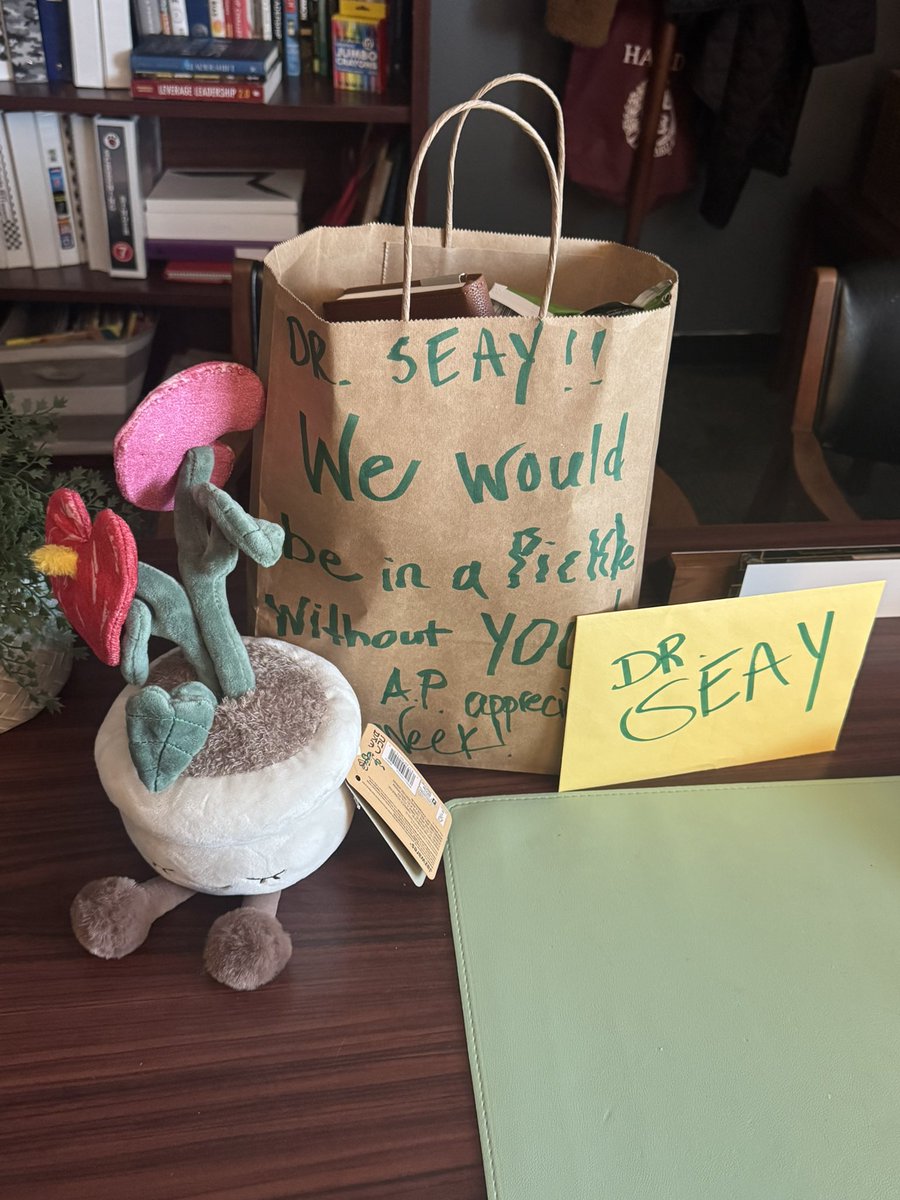 DrKSeay's tweet image. Assistant Principal Week hits different this year. It’s been a heavy week, but a simple gesture of appreciation reminded me why I do this work. Grateful every day to impact students, support teachers, and serve staff. 📝🍎

#AssistantPrincipalWeek #Grateful #ImpactMatters