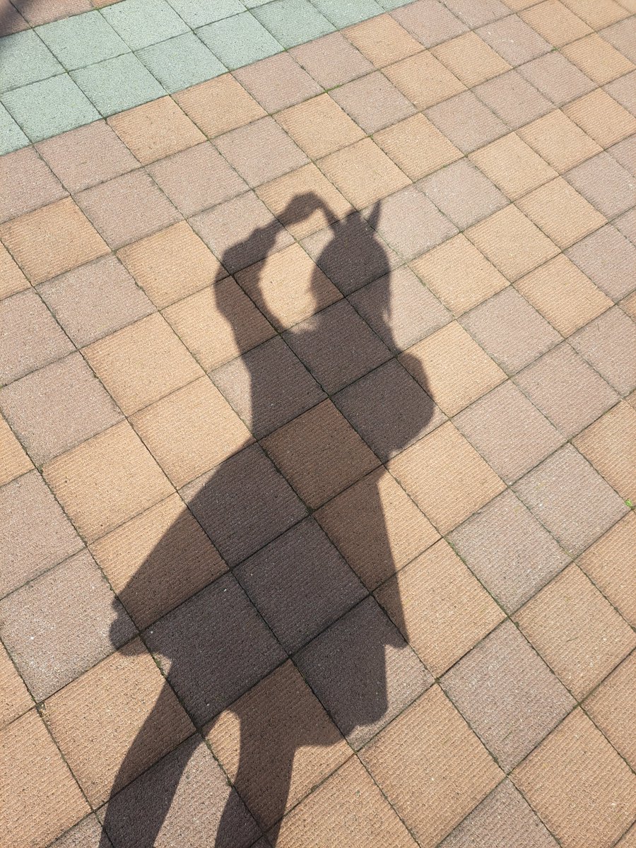朝から虹はでてたし快晴！☀️
流石晴れ女🫶

いつもと様子がおかしいなぁ🐴✨
愛を伝えにっ🩷🩷