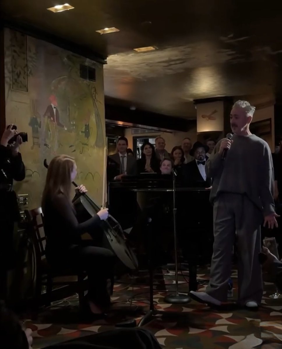 📍bemelmans

Kısaali instagramımı kapattırdın, uğraşma diye anlık konum atıyorum.