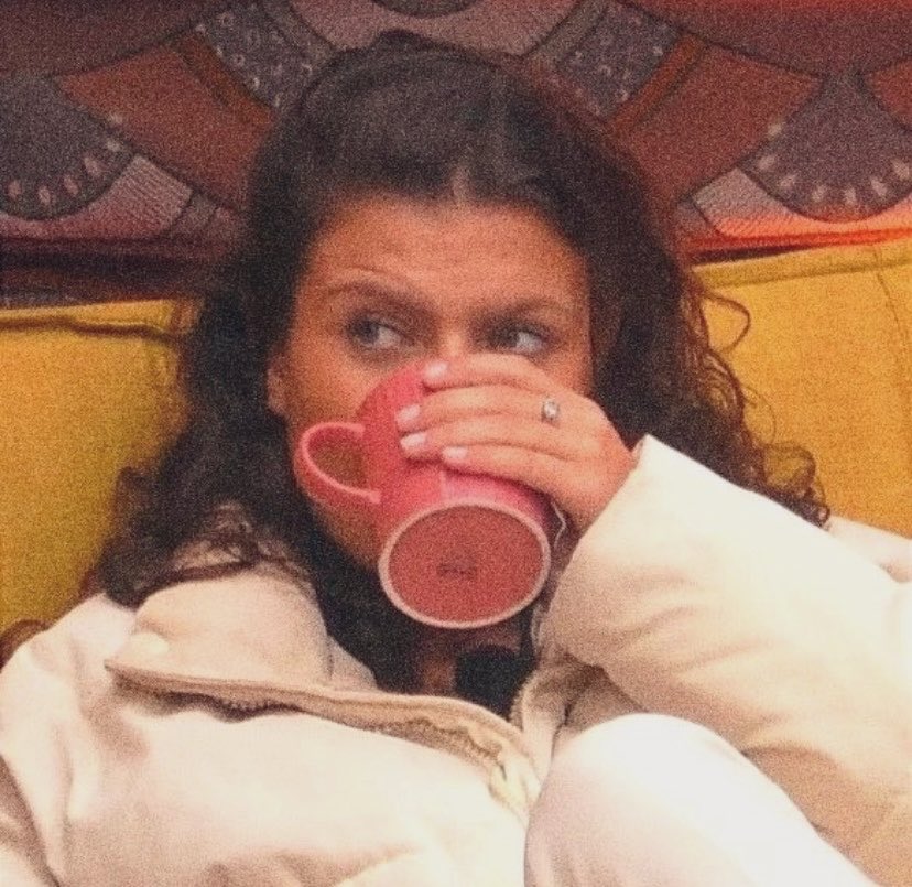 beazinha tweet media