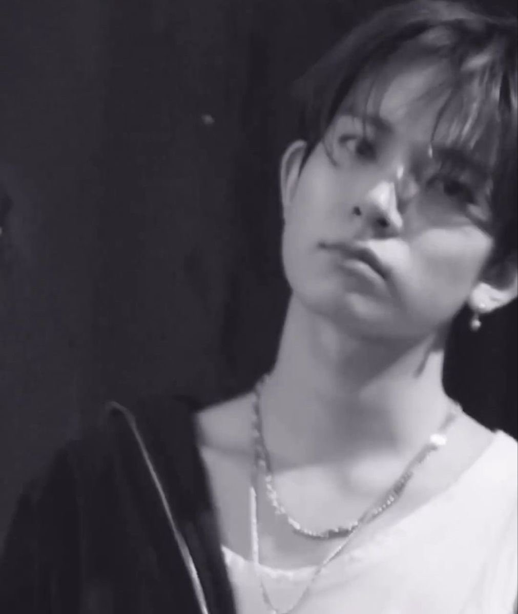 𝖤𝐒| tweet media