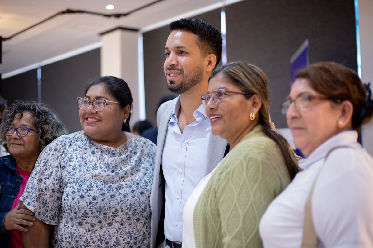 Educación Zona 8 tweet media