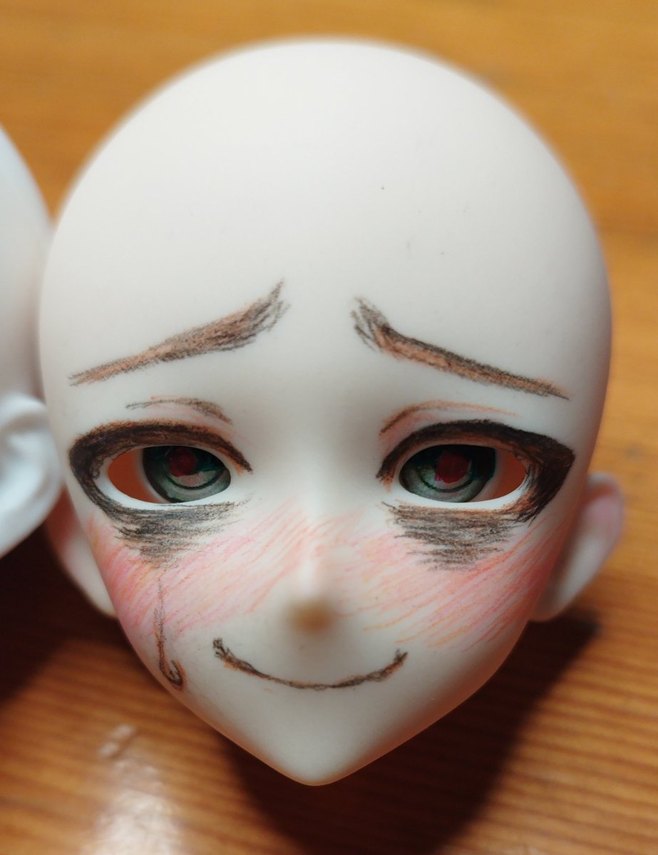 Hihi everyone sorry for being so dead, I've been really busy

Despite that, I'm currently working on my Kylar doll, here's how his face looks right now! (Will be working on his hair soon) ^^
