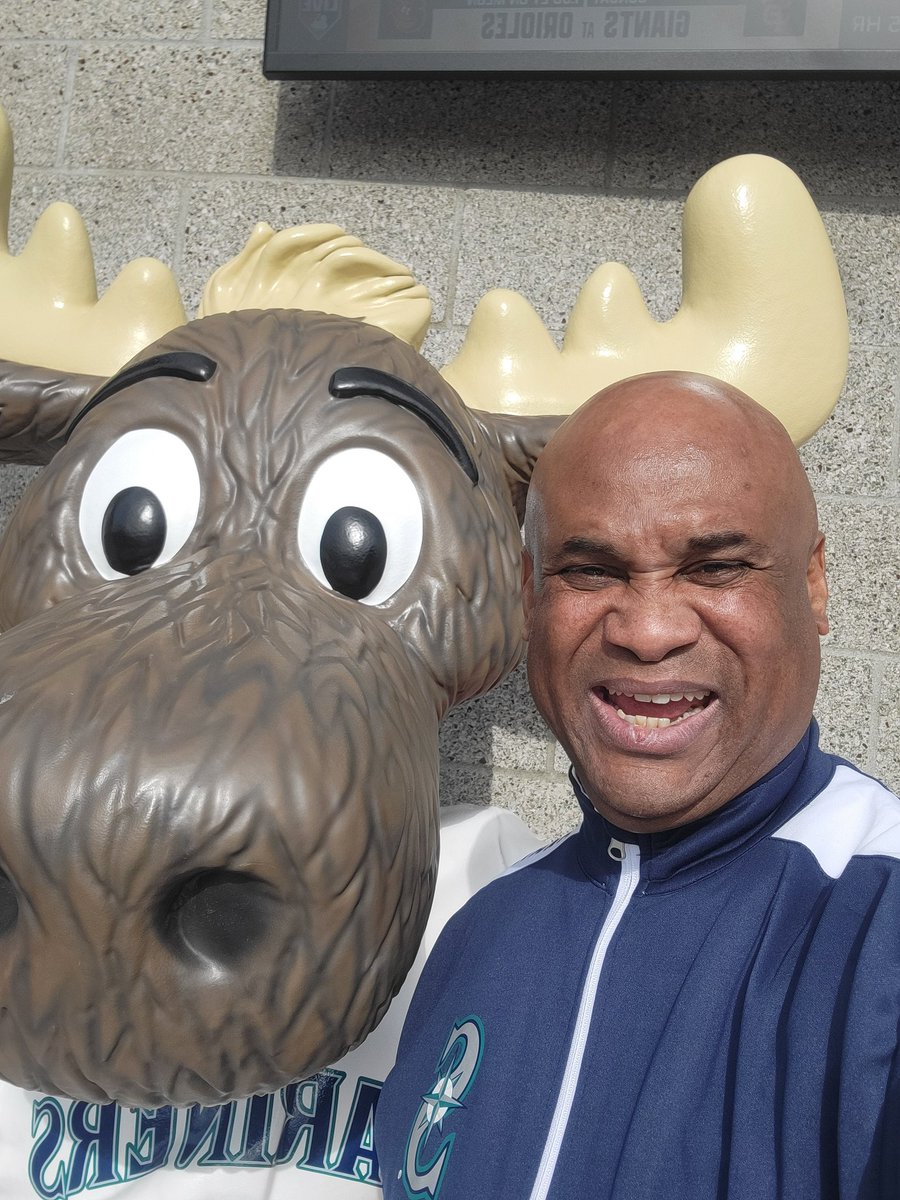 Buckner2016's tweet photo. Watching seattle play Astros fun game https://t.co/nCPefcfLYG