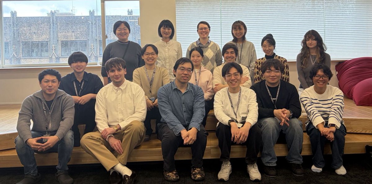 RyuichiroNakato's tweet photo. 2026年度のラボ写真です。２月に２名のインターン、４月に５名の学生が増え、大所帯になりました🙂🏔️ https://t.co/4STu0JEr46