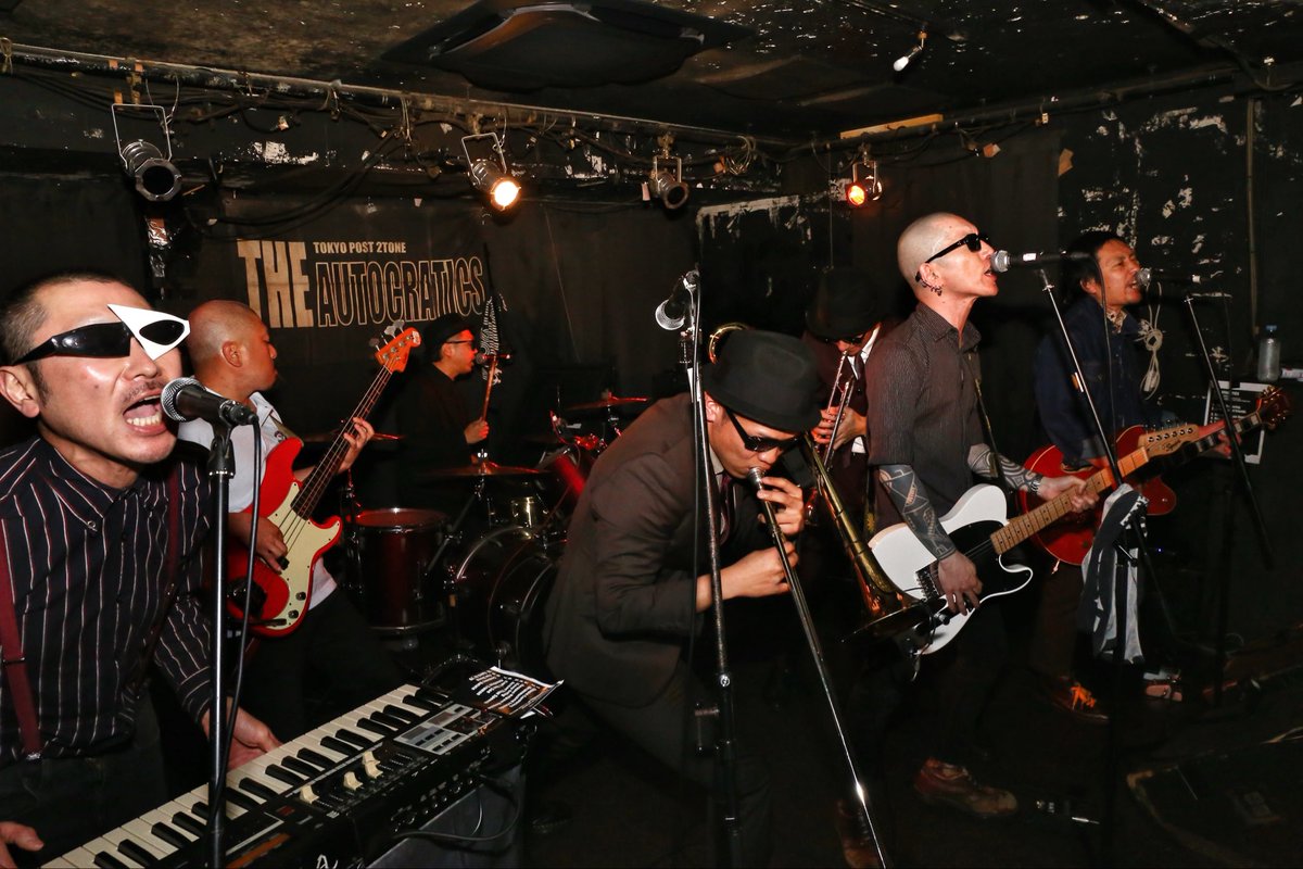THE_AUTOCRATICS's tweet photo. 2026/04/04 at Nakano MOONSTEP
"FRIENDS WITH BOATS Japan Tour 2026 Tour Final"
THE AUTOCRTICS 5th Full Album
"No Time To Waste!" Release Tour
photo by @nmnmnm_nmnmnm_
#theautocratics #tokyo #nakano #moonstep https://t.co/yhBNrbKag6