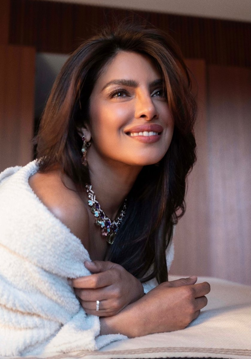 hourly priyanka tweet media