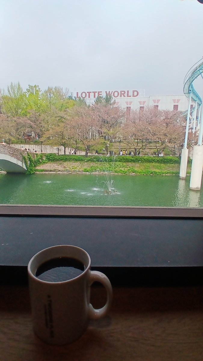 2026.4.11 

아침의 꾸물했던 날씨처럼 내 기분도 좀 그랬지만 지금은 편안해서 좋다.

#나의일상