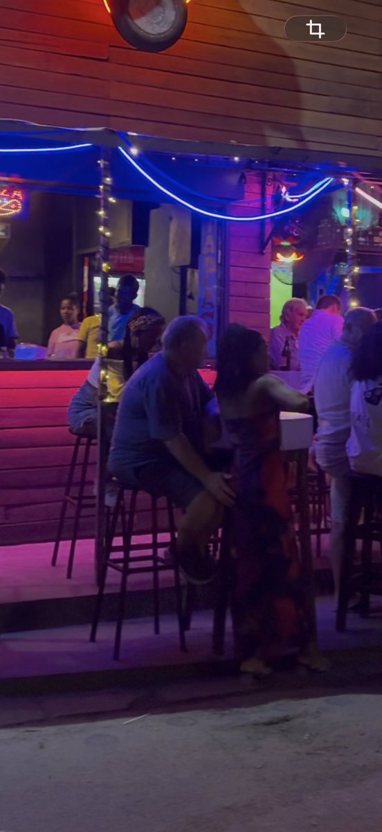 Claradrôle 🥱 tweet media