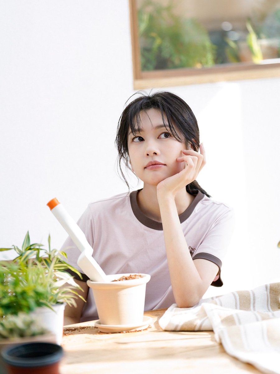 Mr. & Mrs. JUNG tweet media