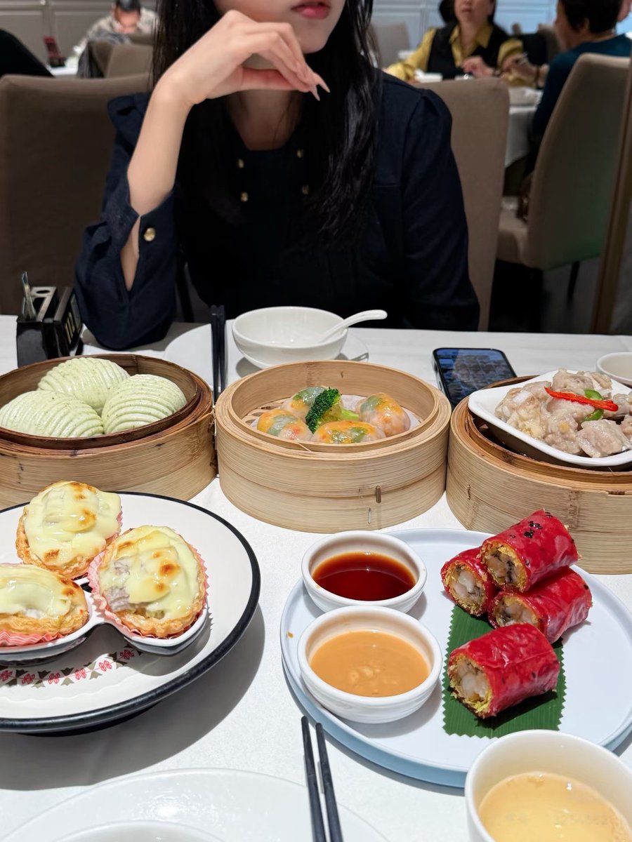 小月子 tweet media