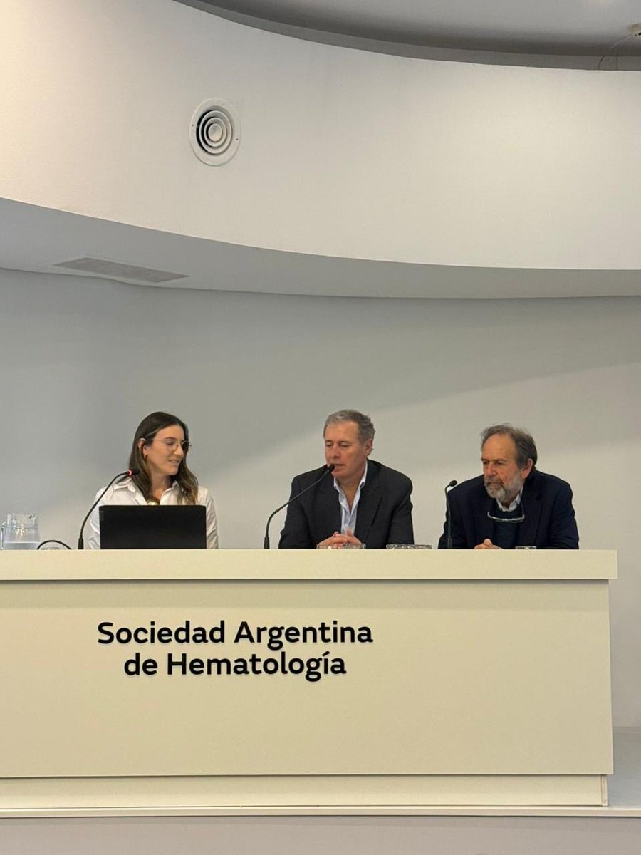 marce_ebner's tweet photo. Hemos compartido una gran jornada de actualización en SMD con la participación destacada de la Dra Maria Campelo. Felicitaciones a la Subcomisión de SMD de la SAH! Impecable organización de BMS  👏👏👏 https://t.co/lywaeQh6Ss