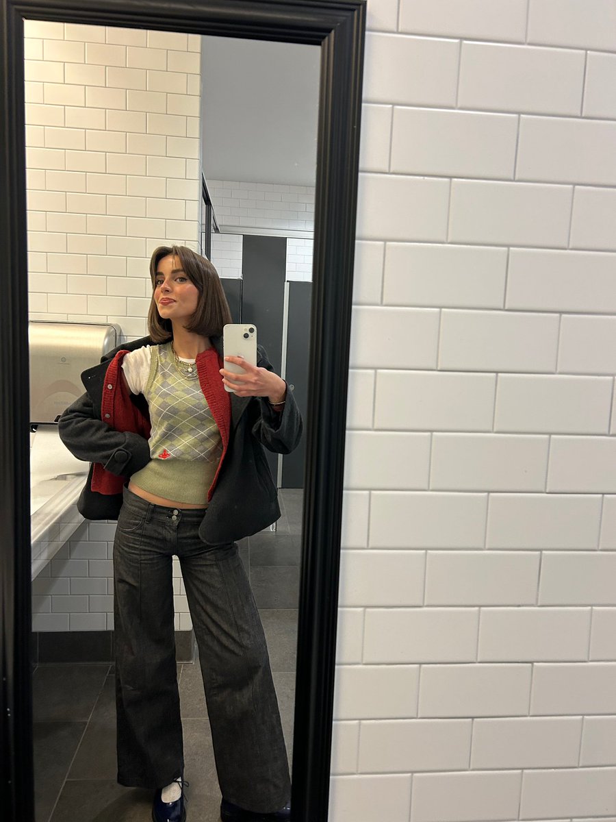 claudia roussel tweet media