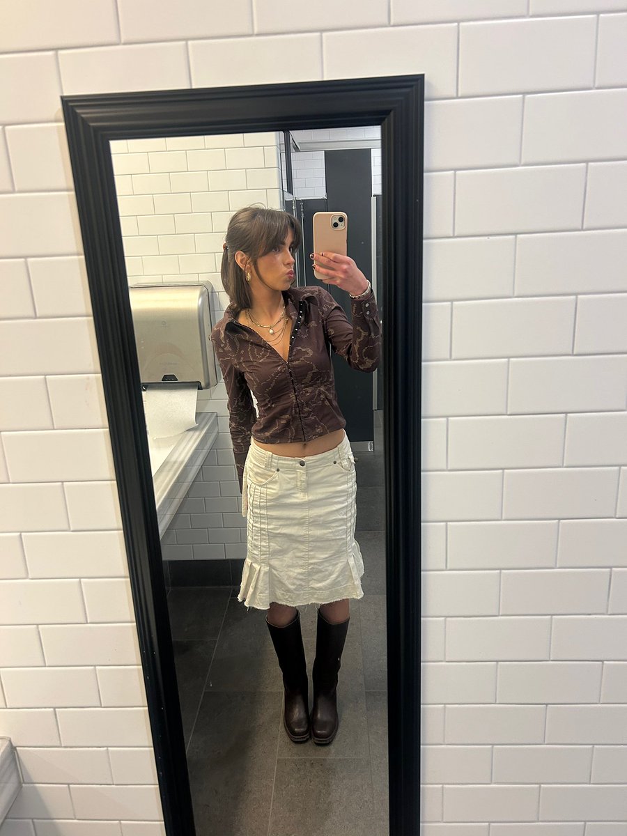 claudia roussel tweet media