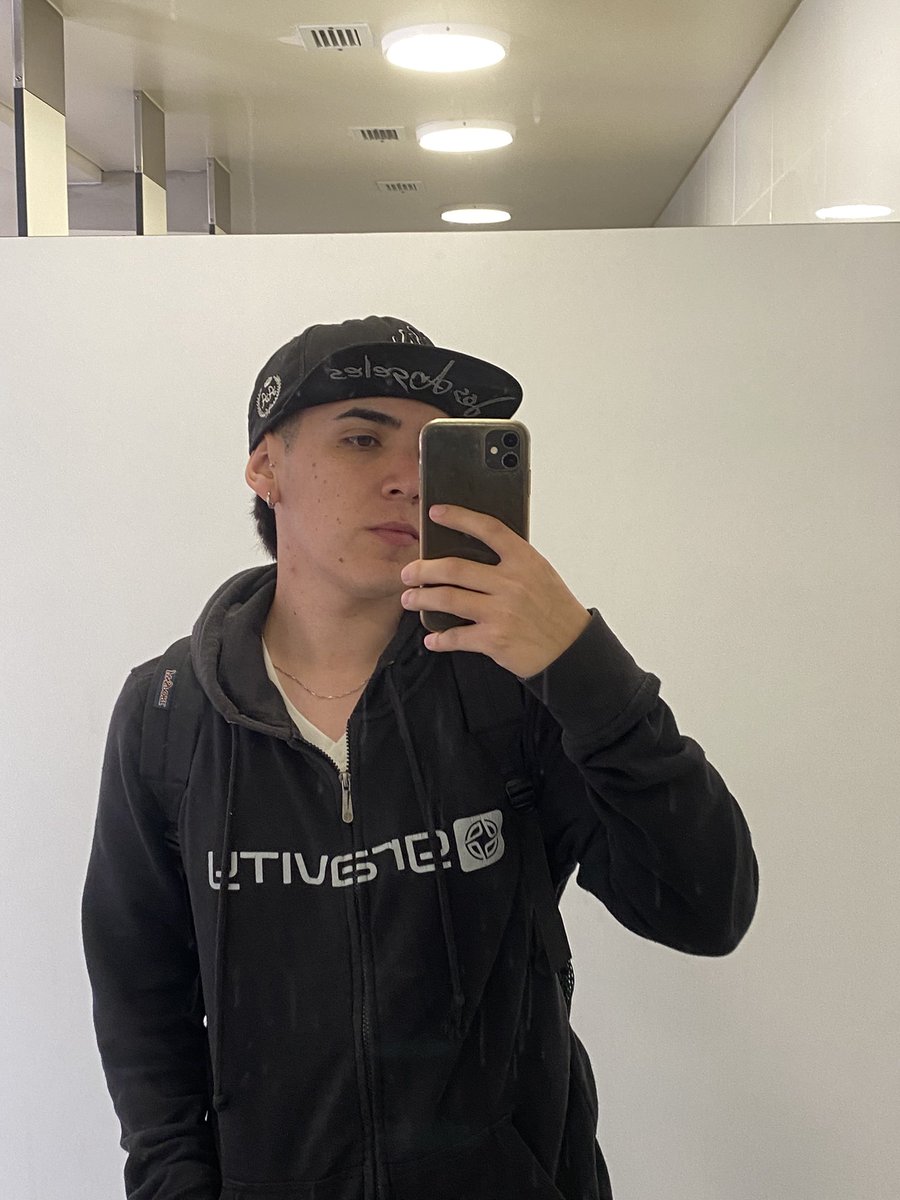 maxi tweet media