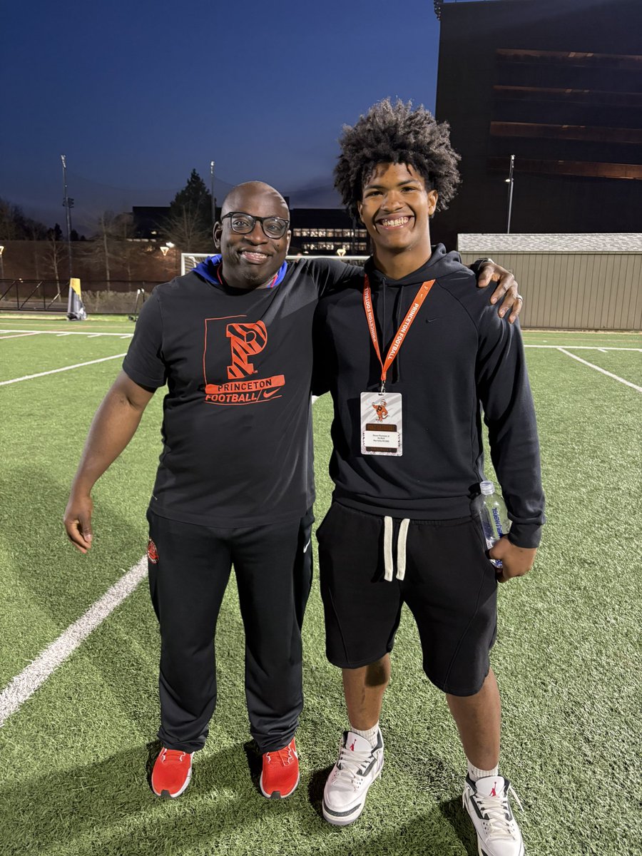 djplummer09's tweet photo. Had an amazing day at @PrincetonFTBL!!!! enjoyed meeting @Coach_SThomas, @CoachBobSurace and the staff, can't wait to be back for a camp soon!!
@CamDuke11 @jr_toles 
@247recruiting @247Sports  @RecruitGeorgia @JeremyO_Johnson https://t.co/t2xCbVdgxX