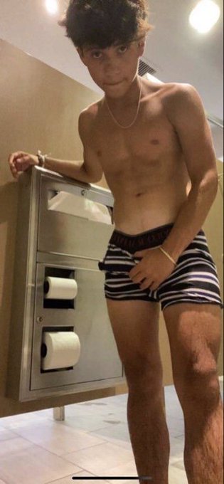 kelly_sins77308's tweet image. All Bait files and content available 🌈
Dm telegram to get files t.me/tracemygram
#baited #baitrequest #baitedboys