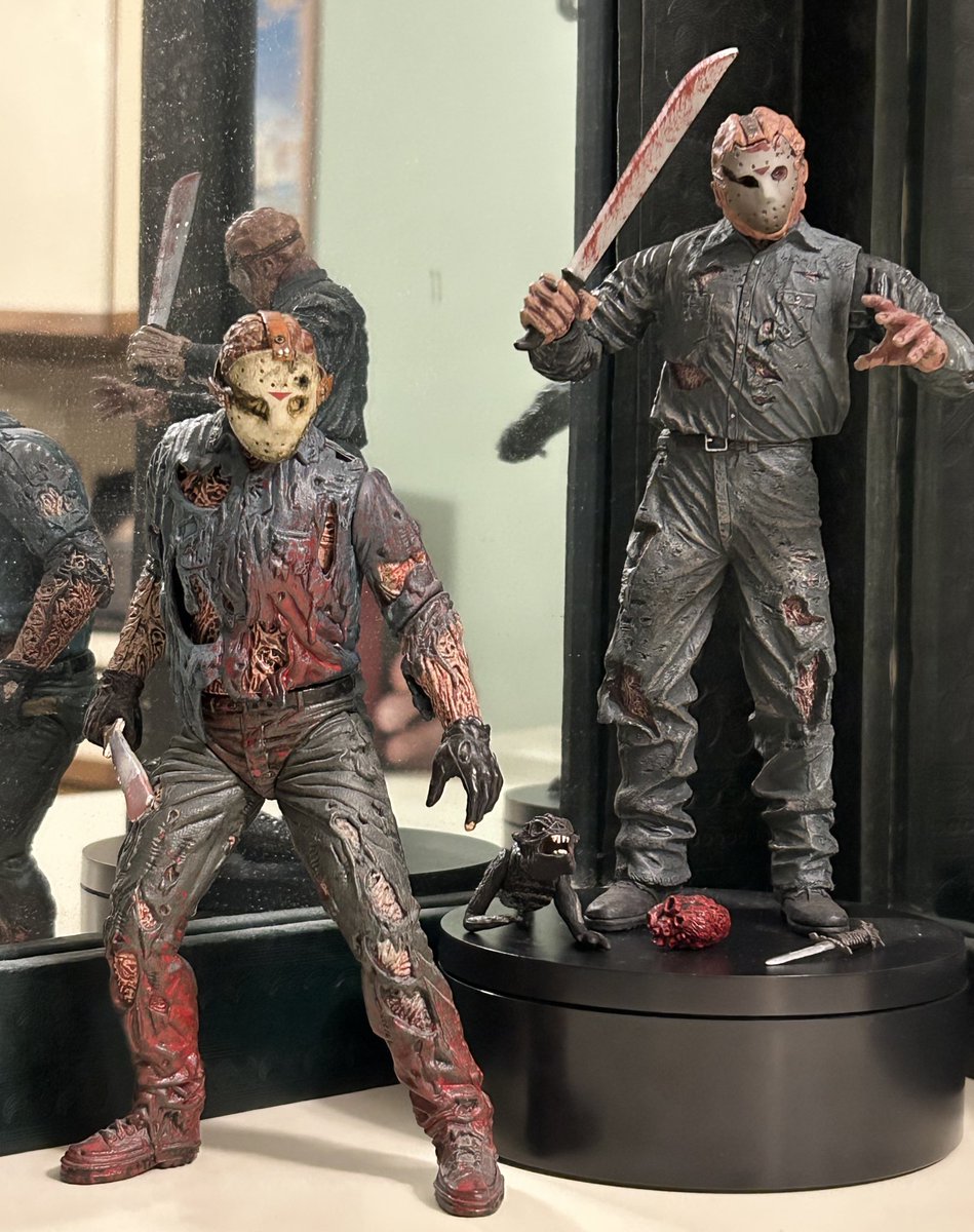 evilekim33's tweet image. Here’s some pics of the Jason Goes to Hell Mezco figure! This is an oldie that I’ve had a hard time getting a good deal on. Here he is with the MM &amp;amp; custom mask. I’ll love having these accessories once NECA releases their version😮 #FridayThe13th @JasonUniverse13 @F13thFranchise