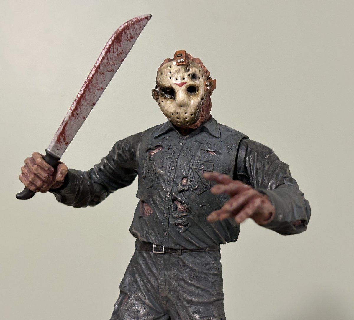 evilekim33's tweet image. Here’s some pics of the Jason Goes to Hell Mezco figure! This is an oldie that I’ve had a hard time getting a good deal on. Here he is with the MM &amp;amp; custom mask. I’ll love having these accessories once NECA releases their version😮 #FridayThe13th @JasonUniverse13 @F13thFranchise