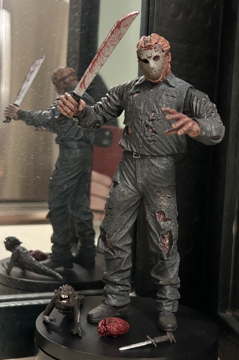 evilekim33's tweet image. Here’s some pics of the Jason Goes to Hell Mezco figure! This is an oldie that I’ve had a hard time getting a good deal on. Here he is with the MM &amp;amp; custom mask. I’ll love having these accessories once NECA releases their version😮 #FridayThe13th @JasonUniverse13 @F13thFranchise