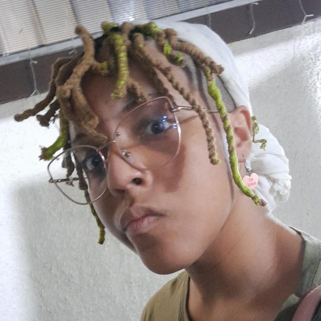 bell 🌿comms open!! tweet media