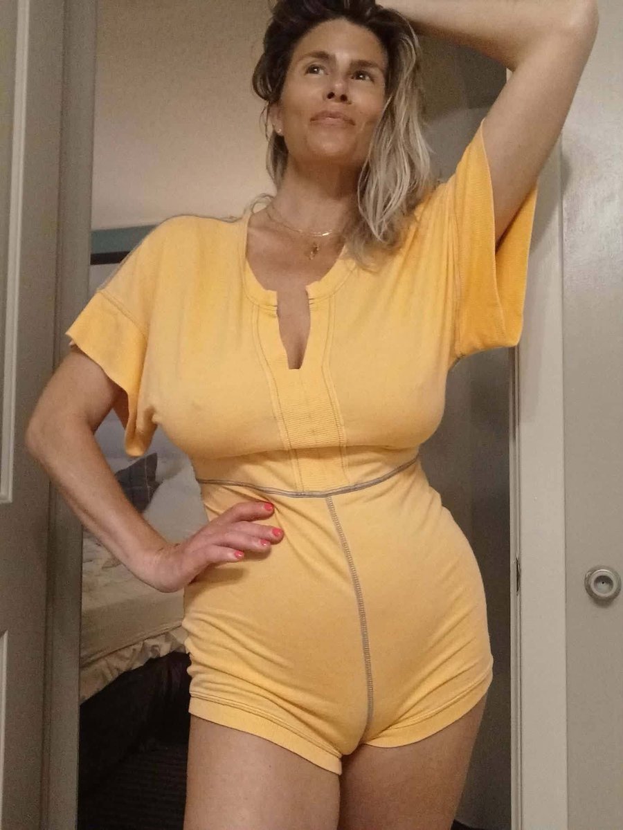 SandraAnnai6's tweet photo. I can’t even imagining the way I will be in love 😻 when I get my own man 💕🤷‍♀️ https://t.co/Viwd27K2Ij https://t.co/D6YgaSnuv9