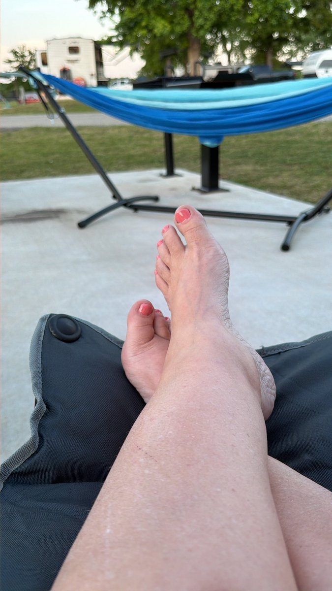 BlondeNotBroken's tweet photo. Lazy weekend-much needed relief from life’s stresses. https://t.co/fUiiQhRG2d