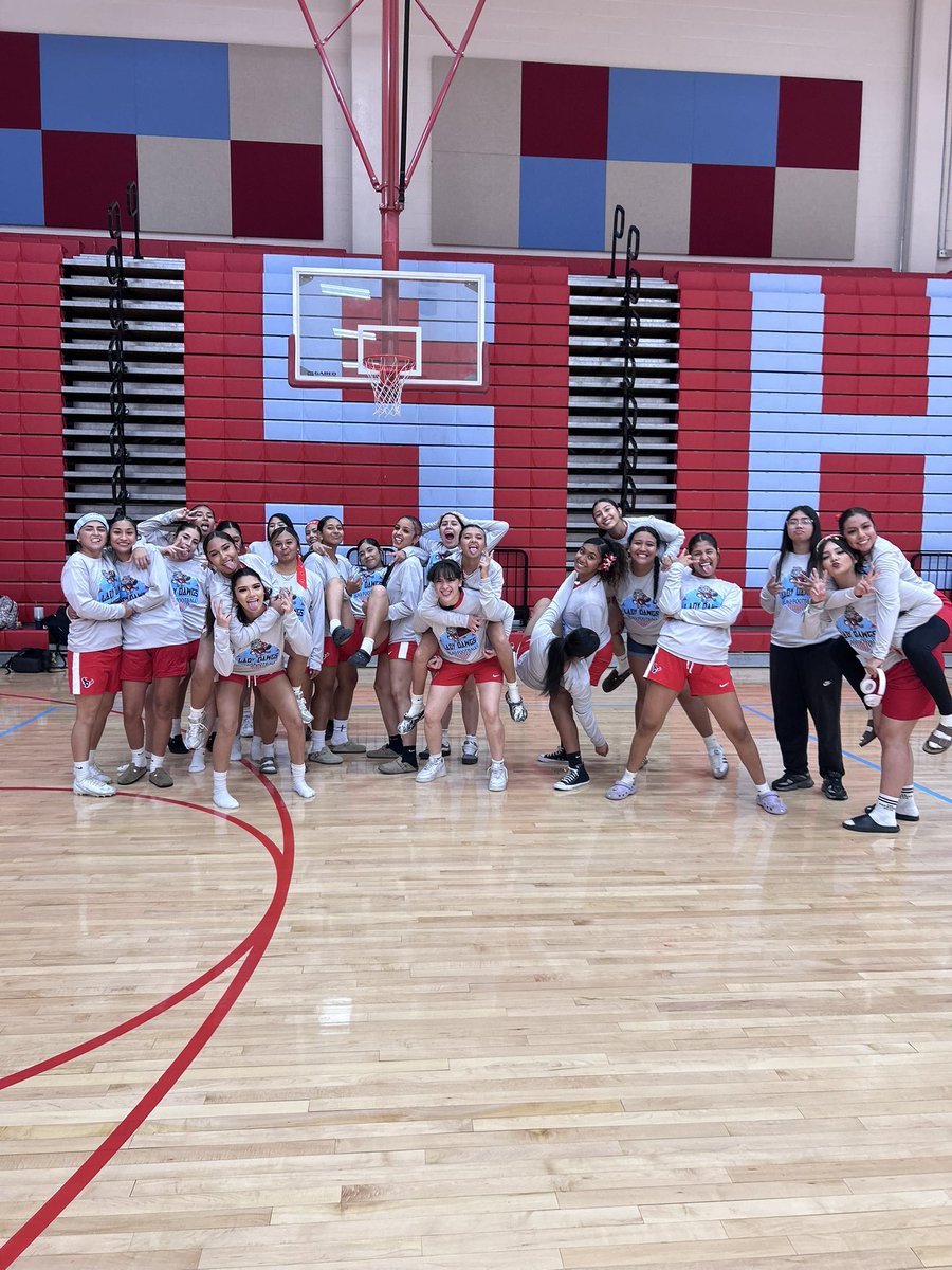 LadyBulldogs_S's tweet photo. Introducing your 2026 Flag Football Team #SZN✌🏼 #GODawgs!!! 🩵❤️ https://t.co/TMyCMno9WQ