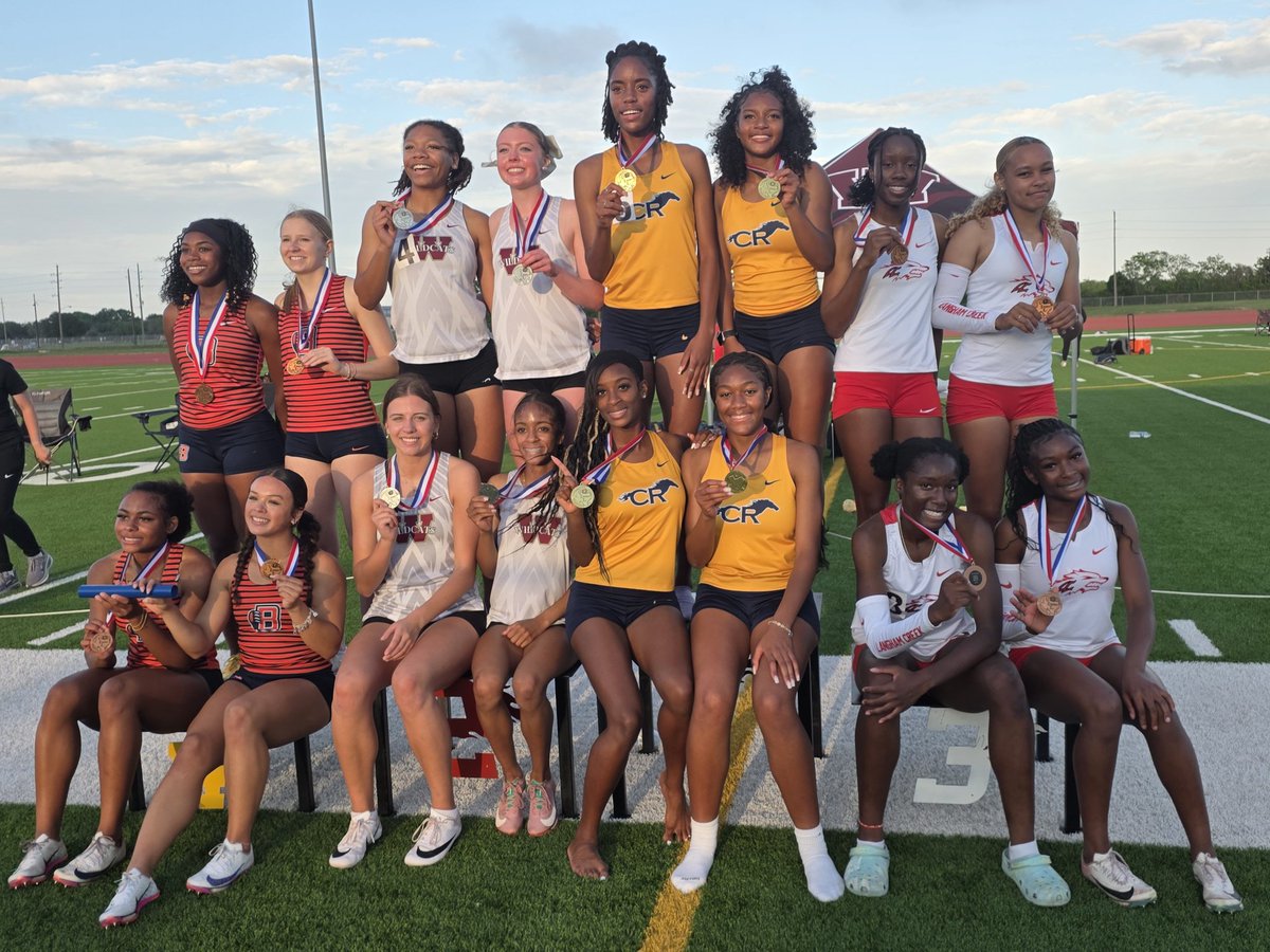 LCLadyLobosTF's tweet photo. And in the final race of the day, the Girls 4x400 placed 3rd and punched their way to Area! We finished 4th overall as a team. We had some ups and downs today, but overall we are so proud of all of you and how you represented LOBO NATION! 
#loboproud🐺 
@we.are.lobos https://t.co/BK1tsIZH9G