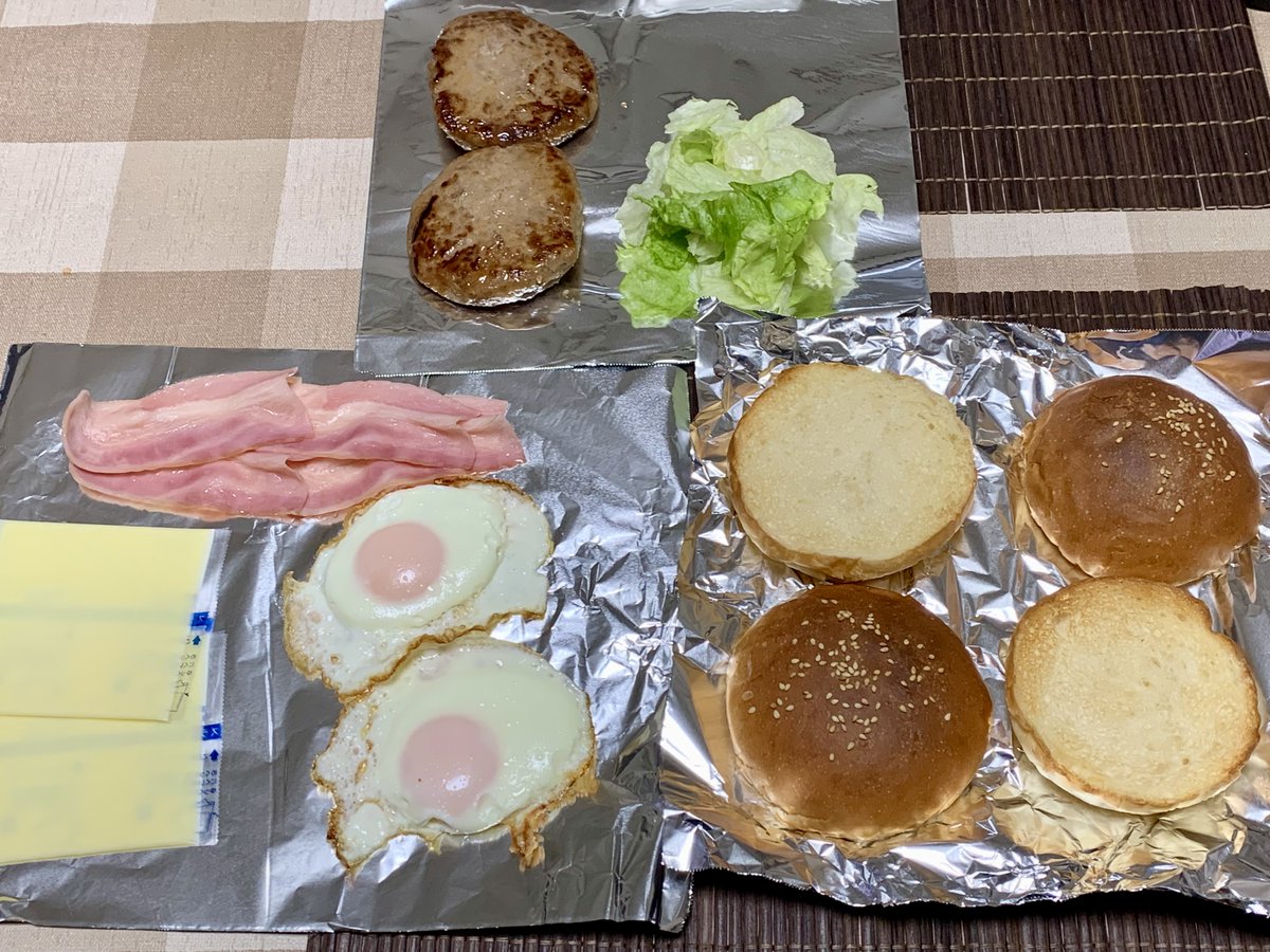 ＠もつ tweet media