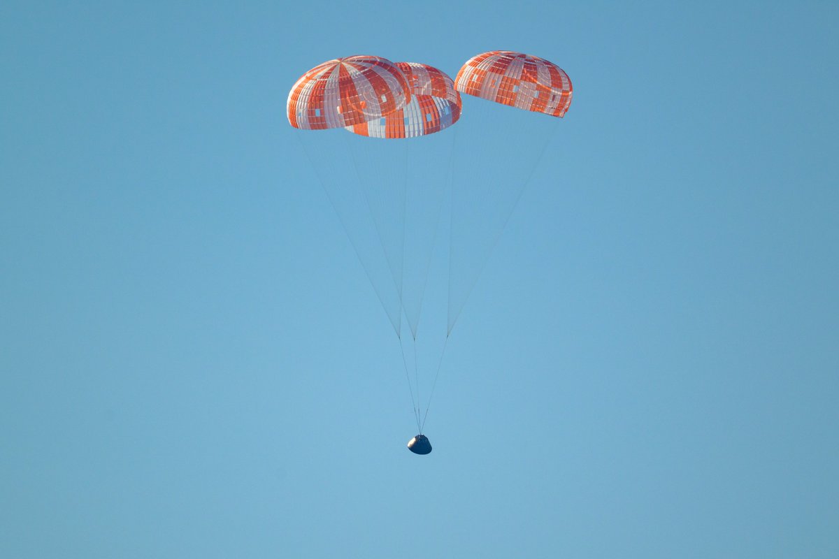 Maxarick tweet media