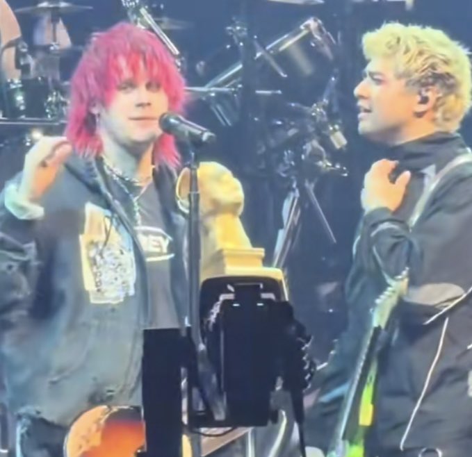 Mar | 😈😝 tweet media