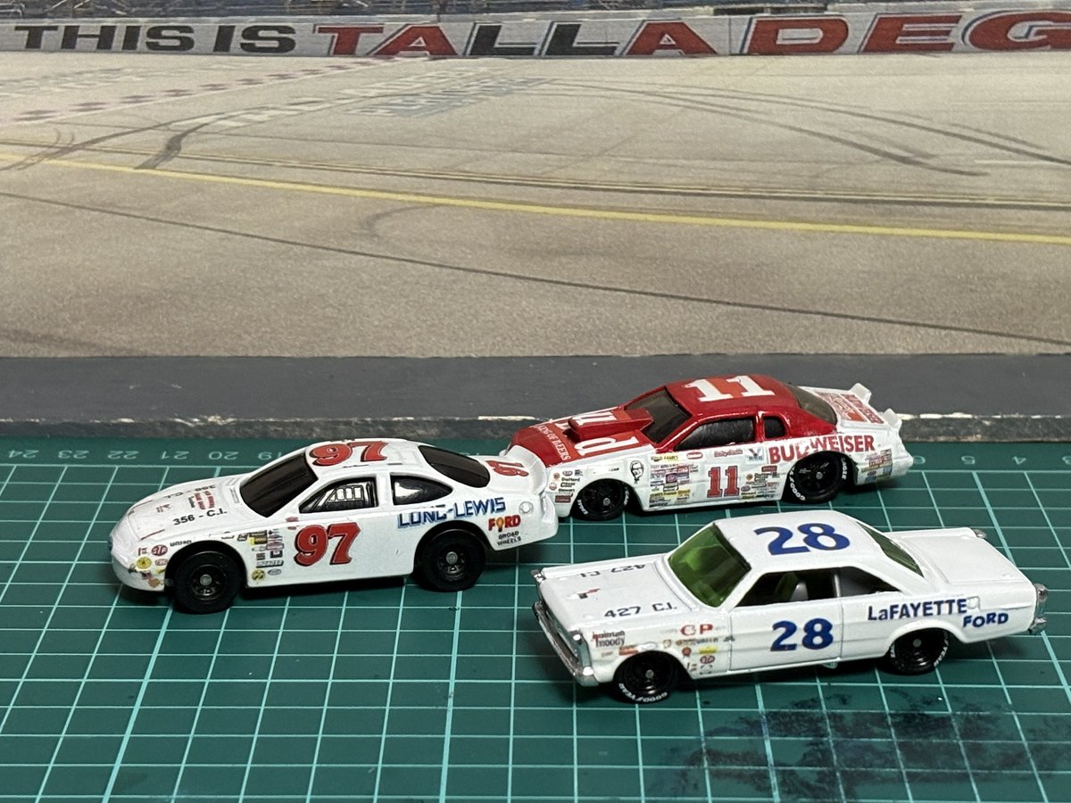 porschegmbh's tweet image. #ホットウィール  #McDonalds  #NASCAR  #Ford  #TAURUS
 マクドNASCARがリボーン✨️良いカタチしてますねー👍