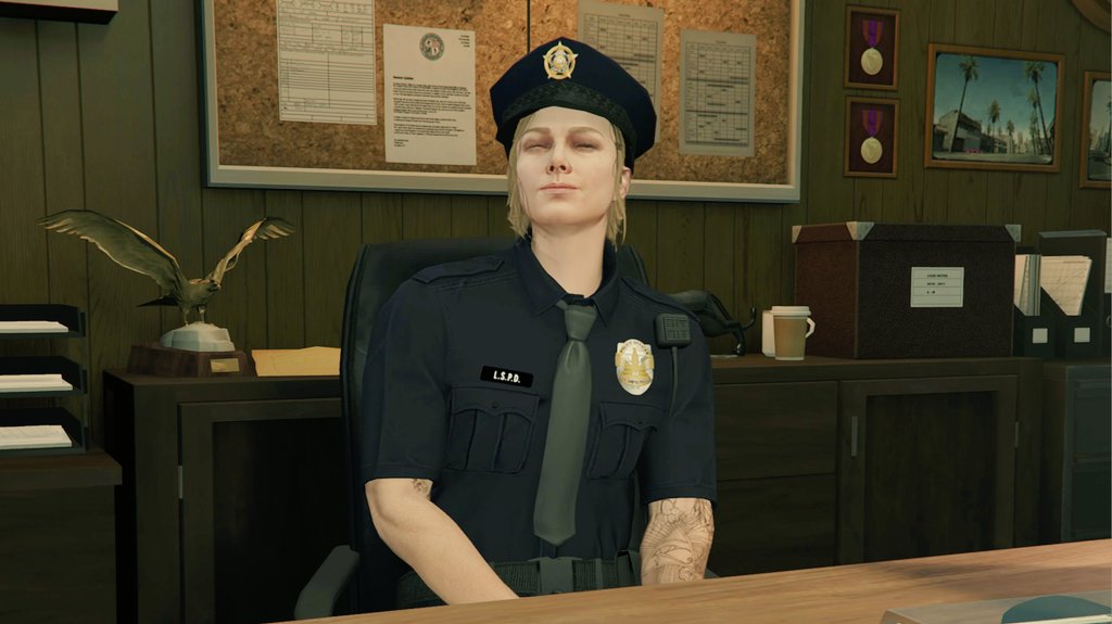 GTA5online_GBC's tweet photo. サブが保釈局持ってなかったのでSALE助かる(スクショのタイミングむずい…)久々に賞金首捕まえたけど楽しかった🤤
#GTAOnline #GTA5 #グラセフ #GTA5オンライン https://t.co/ZgMFHE56qh
