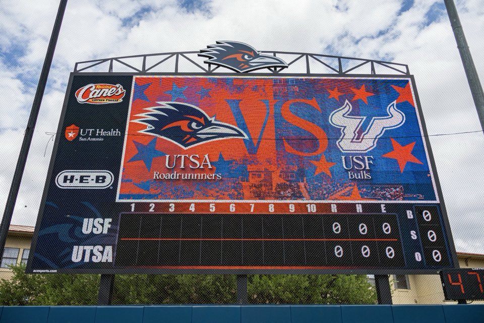 Rowdy__Rock's tweet image. Henceforth this video board will be know as “Rowdytron”. 

⚾️ 🤙 #UTSA