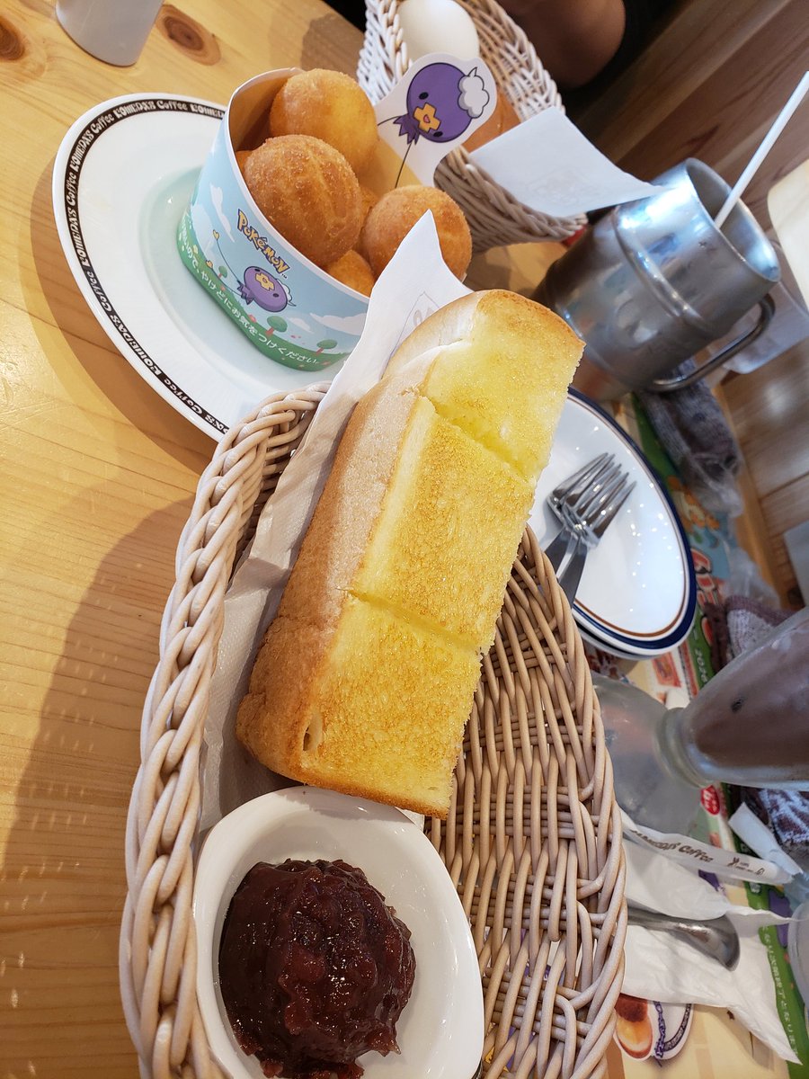 朝からコメダで朝ごはん
めっちゃ贅沢(❁´ω`❁)
でもボリューム多！！

これからピザ食べ放題なのにwww