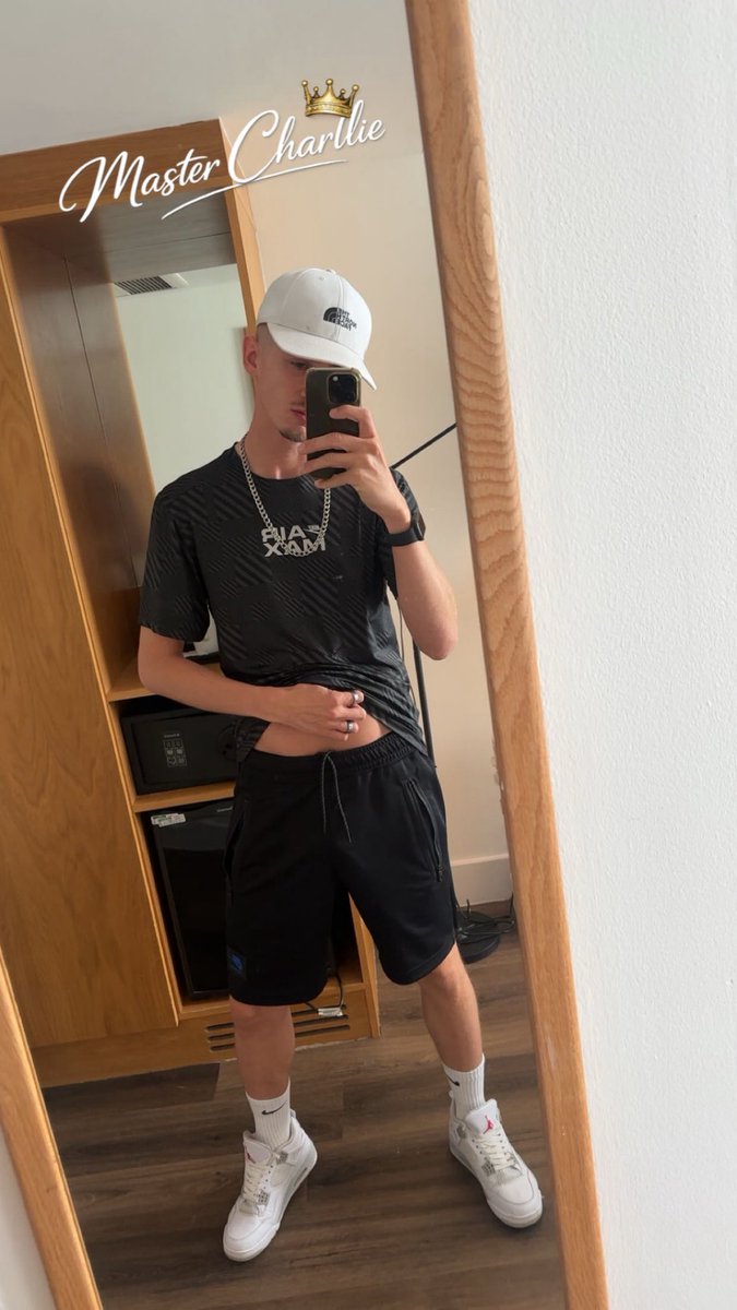 Master Charlie Chav 👑 24K+ tweet media
