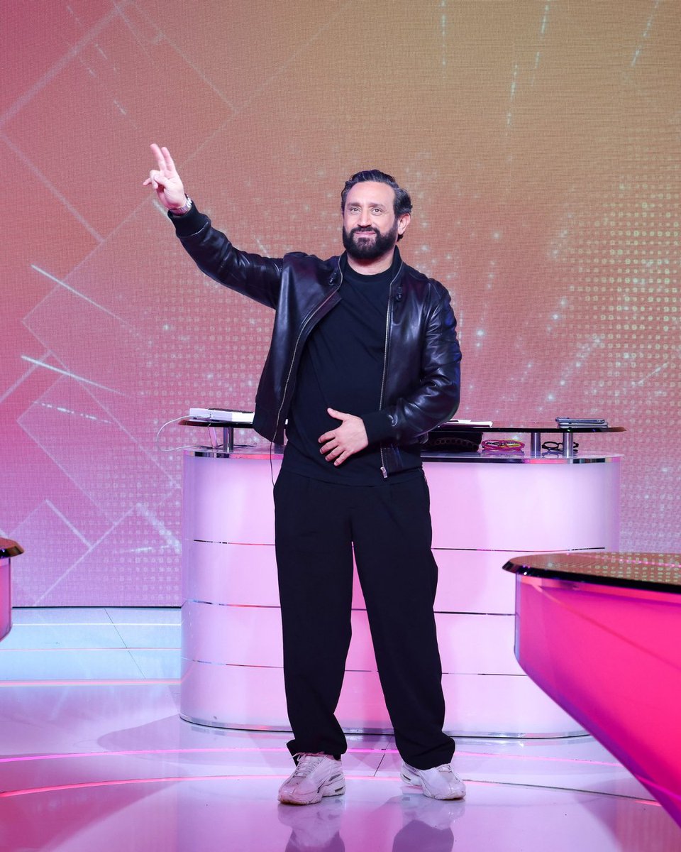 Cyril Hanouna tweet media