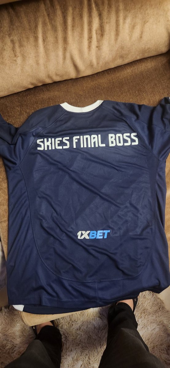 Skies tweet media