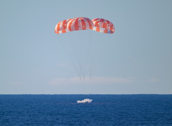 CD3HLE's tweet photo. Que emoción todo esto, tenemos historia para nuestros hijos y nietos.
CC @NASA #AETEMISII #ArtemisaJuntosSomosMás https://t.co/gIHcrPPDva